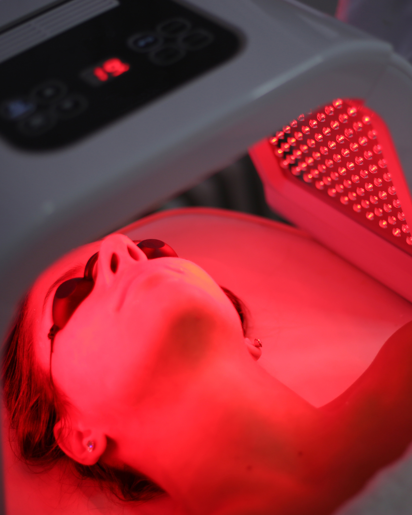 A Comprehensive Guide To Red Light Therapy